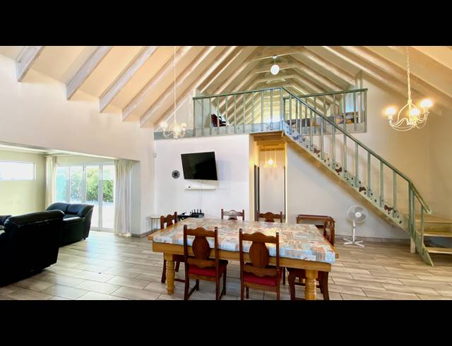 3 BEDROOM HOUSE FOR SALE IN GOLDEN MILE